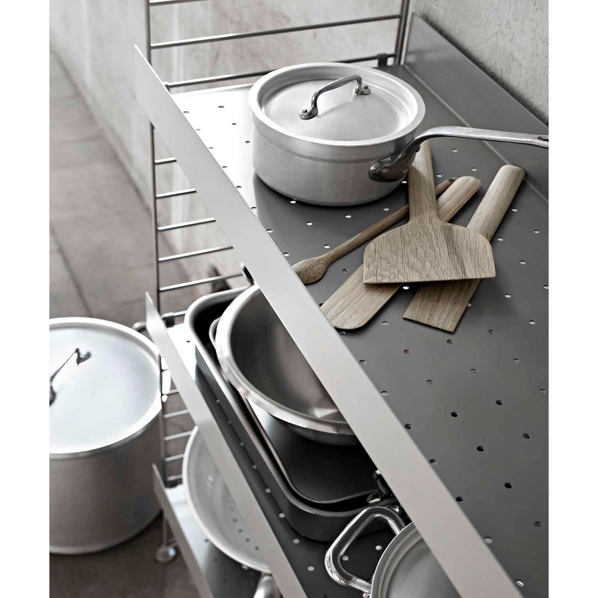 Metallhyllplan Låg 58x30 svart, String | Handla förvaring online ...