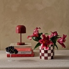 Bordslampa uppladdningsbar Ebba burgundy