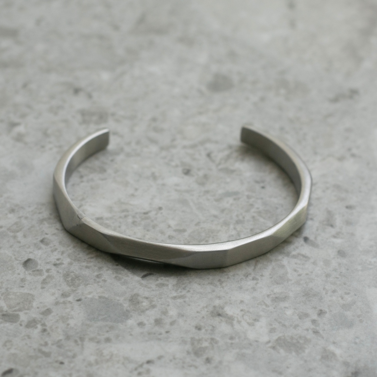 Armband Fasett matt stål