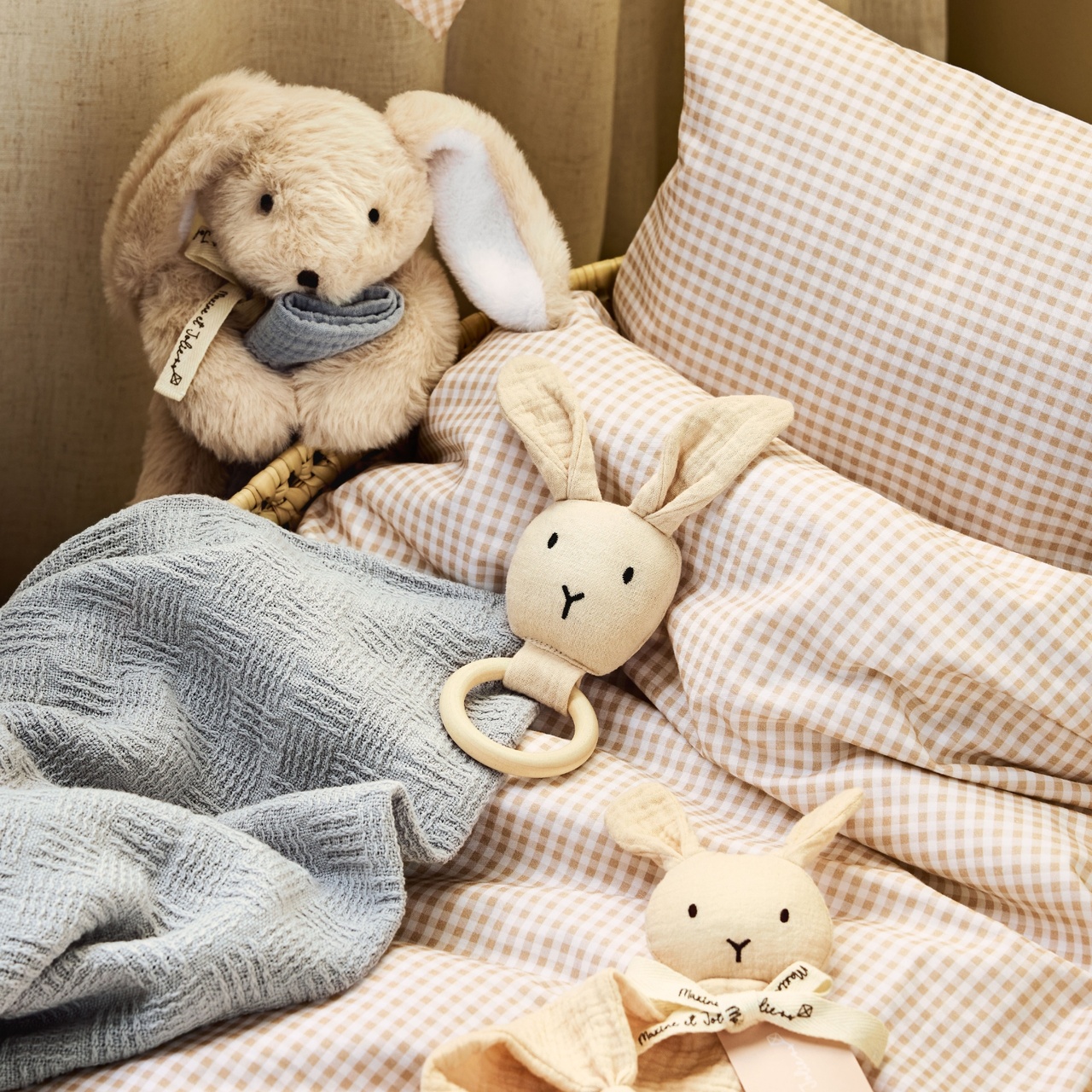 Presentbox Etienne skallra + filt