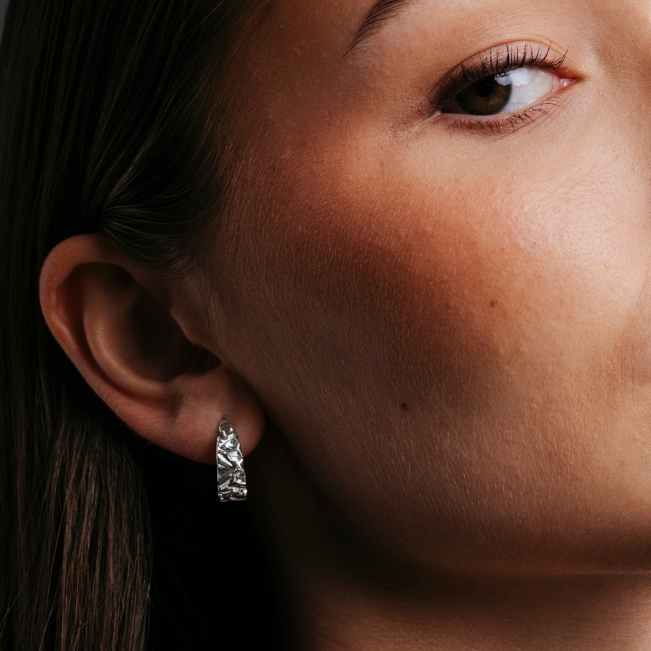 Örhängen Storyline