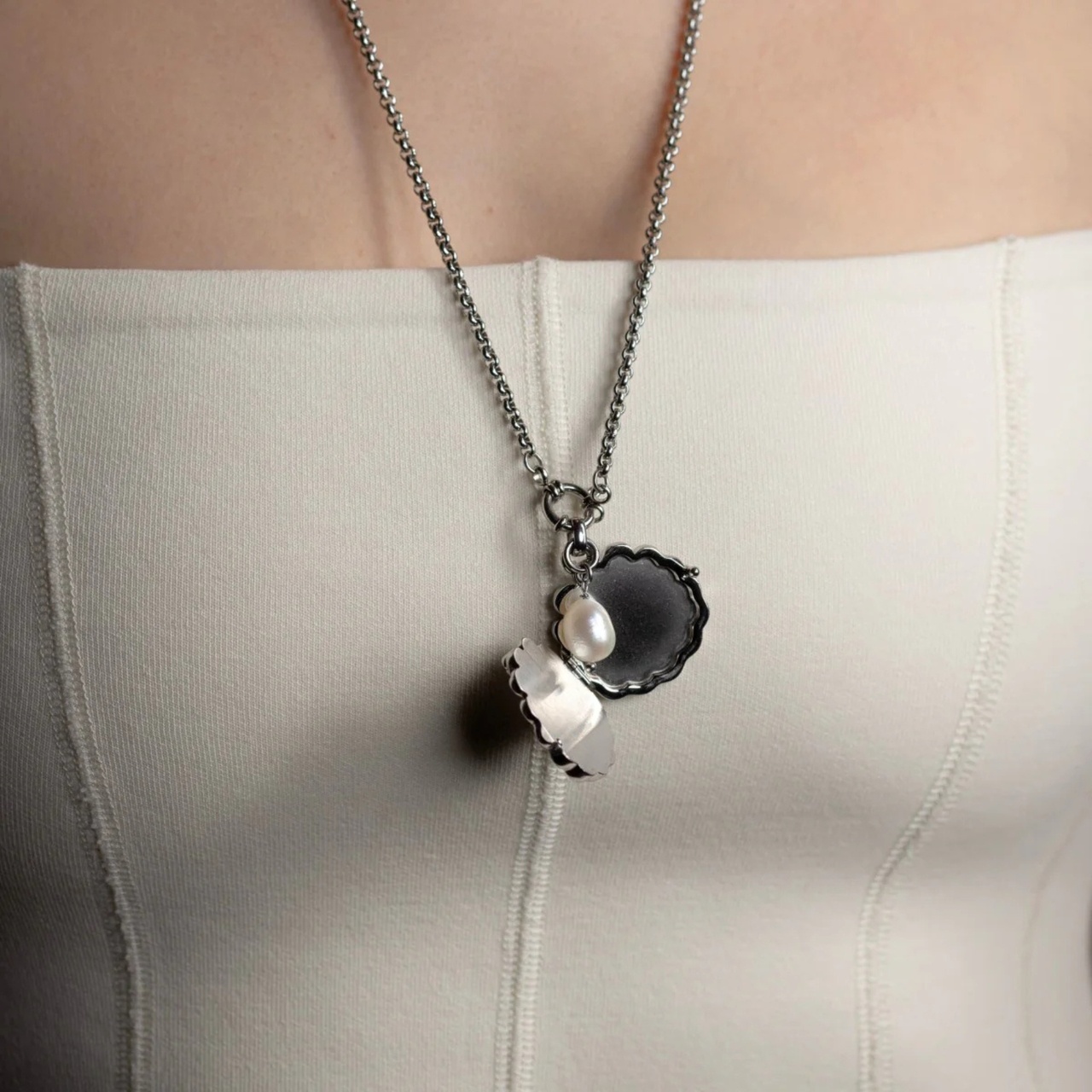 Halsband Venus Shell Locket